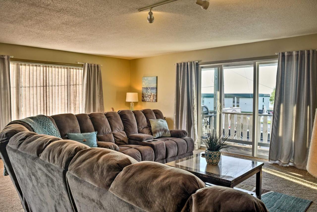 East Tawas Apartment Near Lake Huron And Downtown! Εξωτερικό φωτογραφία